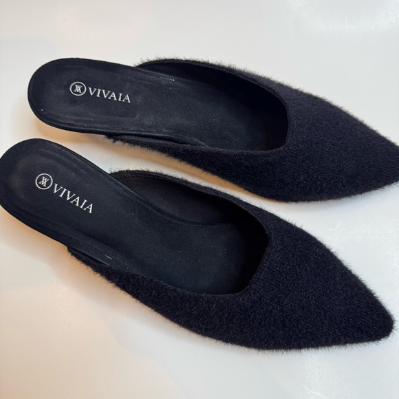 VIVAIA Pointed Toe Black Fuzzy Heeled Mules - Picture 4 of 9